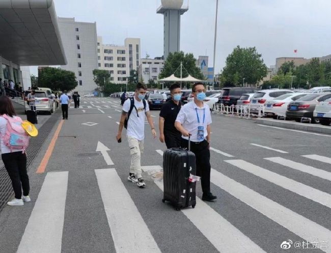 《一代宗师》将叶问与宫二的缘分眷恋书写得荡气回肠，《满汉全席》中龙昆宝与廖杰何尝不是？